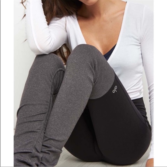 Alo Goddess Leggings - Picture 2 of 7